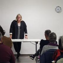 Vortrag von Britta Ochmann im Seminarraum (Nahaufnahme)