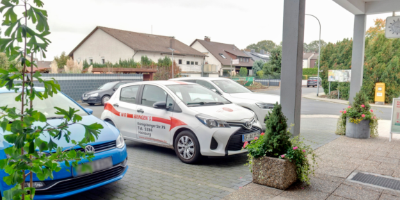 Botendienst Auto der Sonnen-Apotheke