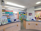 Theke der Sonnen-Apotheke