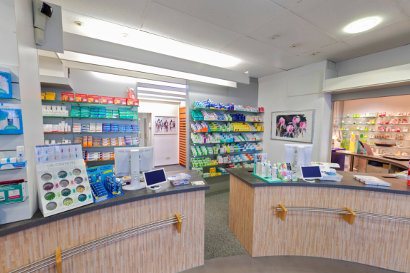 Theke der Sonnen-Apotheke